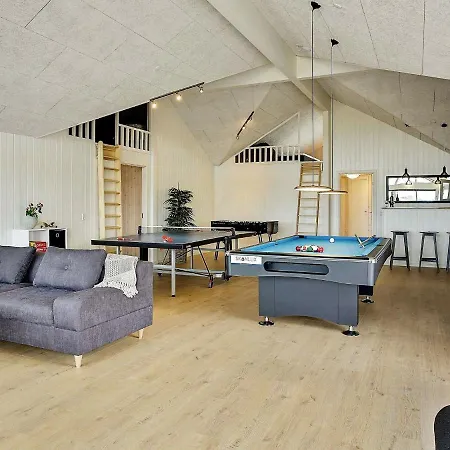 Hébergement de vacances 30 Person Holiday In *