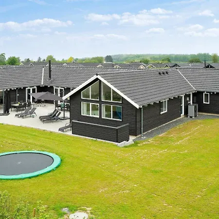 30 Person Holiday In Hébergement de vacances Bogense